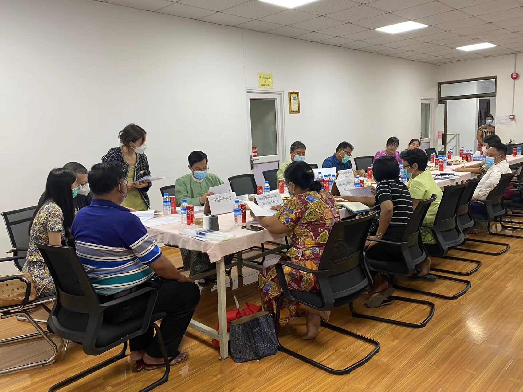 仰光(guāng)投資委員(yuán)會(huì)（MIC）領導來(lái)美(měi)傑輔料廠(chǎng)檢查